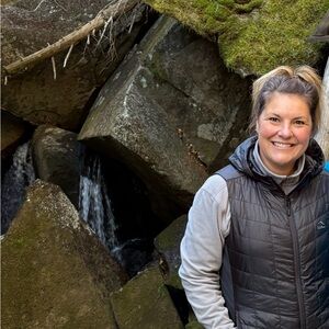 Meet your posher. Welcome to my closet!